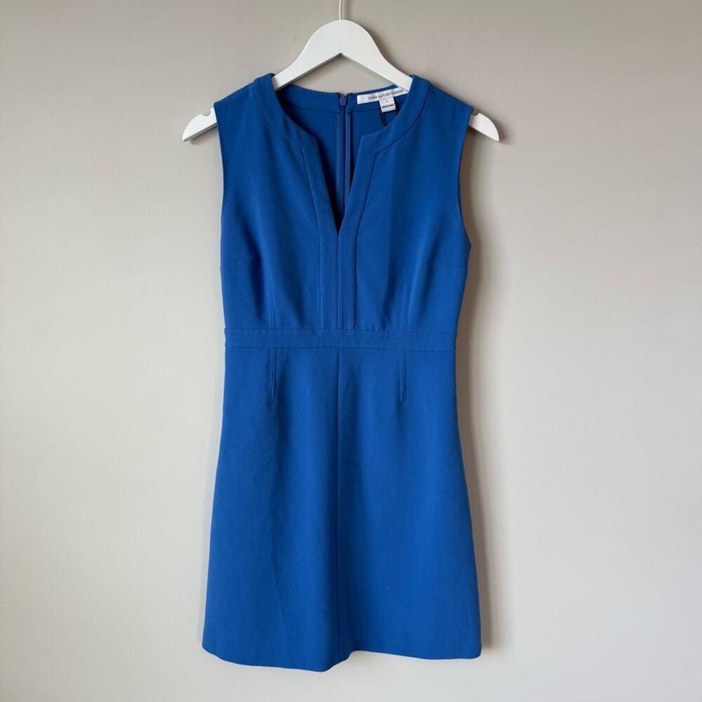 Diane von Furstenberg | Blue Fleur Split Neck Dress Size 2 - Picture 2 of 8